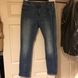 American Eagle Extreme Flex Jeans (Light Wash)